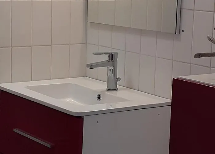 Petit 30 M2-plein Sud-2 Pers-1er Etage-wifi Fibre Gratuite-sans Ascenseur-non Fumeur-pas D'animaux -reservation A Partir De 2 Nuits *